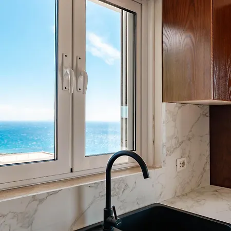 Kristianna アパート Dhërmi